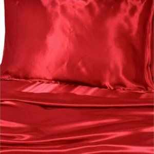 NWT Splendid Home Red Satin Pillowcases